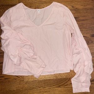 V-neck puff sleeve top